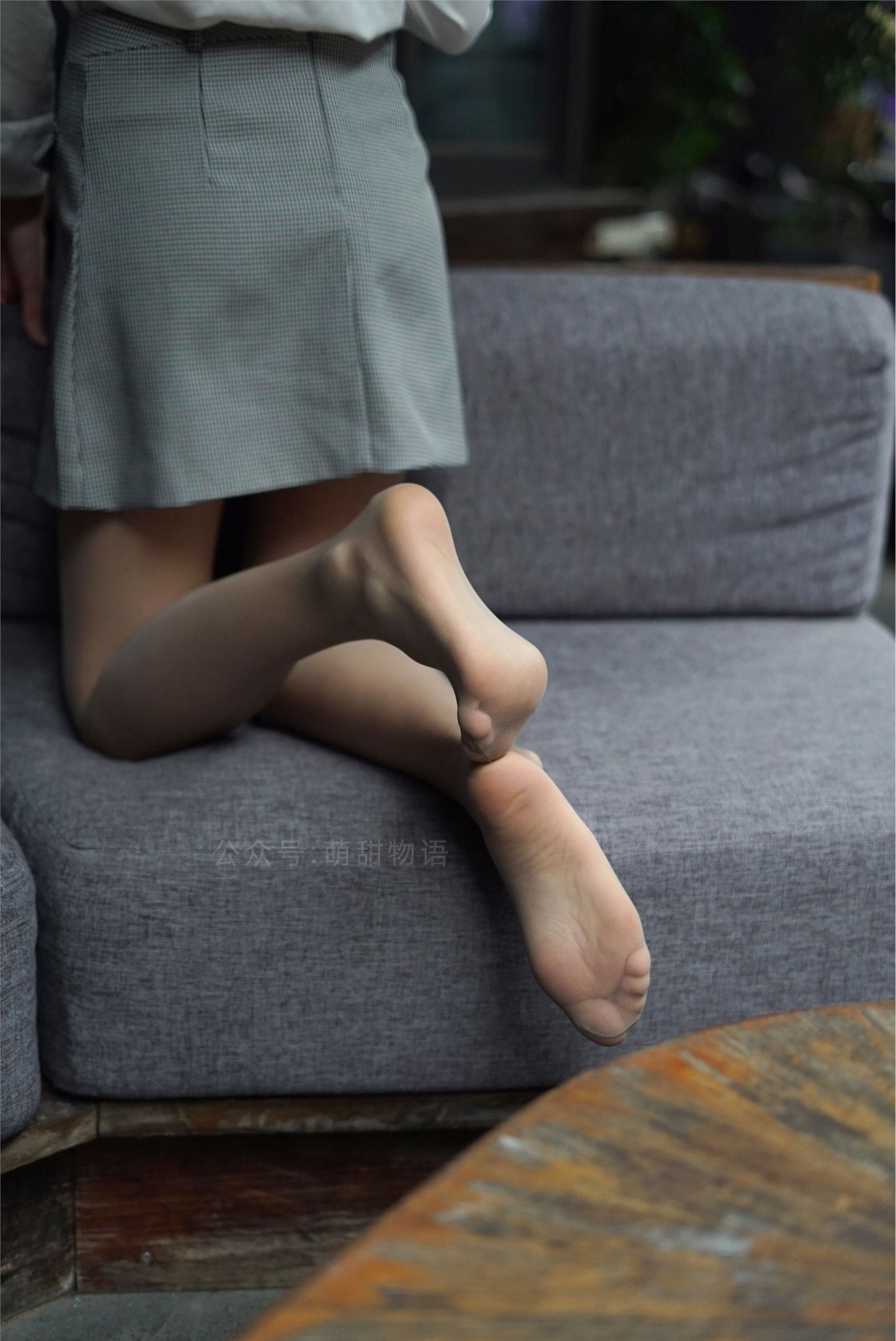 萌甜物语 XM210 《在路边的座位玩脚脚-笑笑(含SP)》